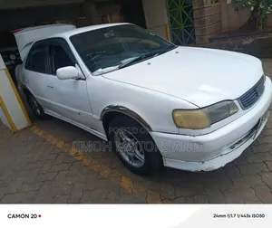 Toyota Corolla 1999 White