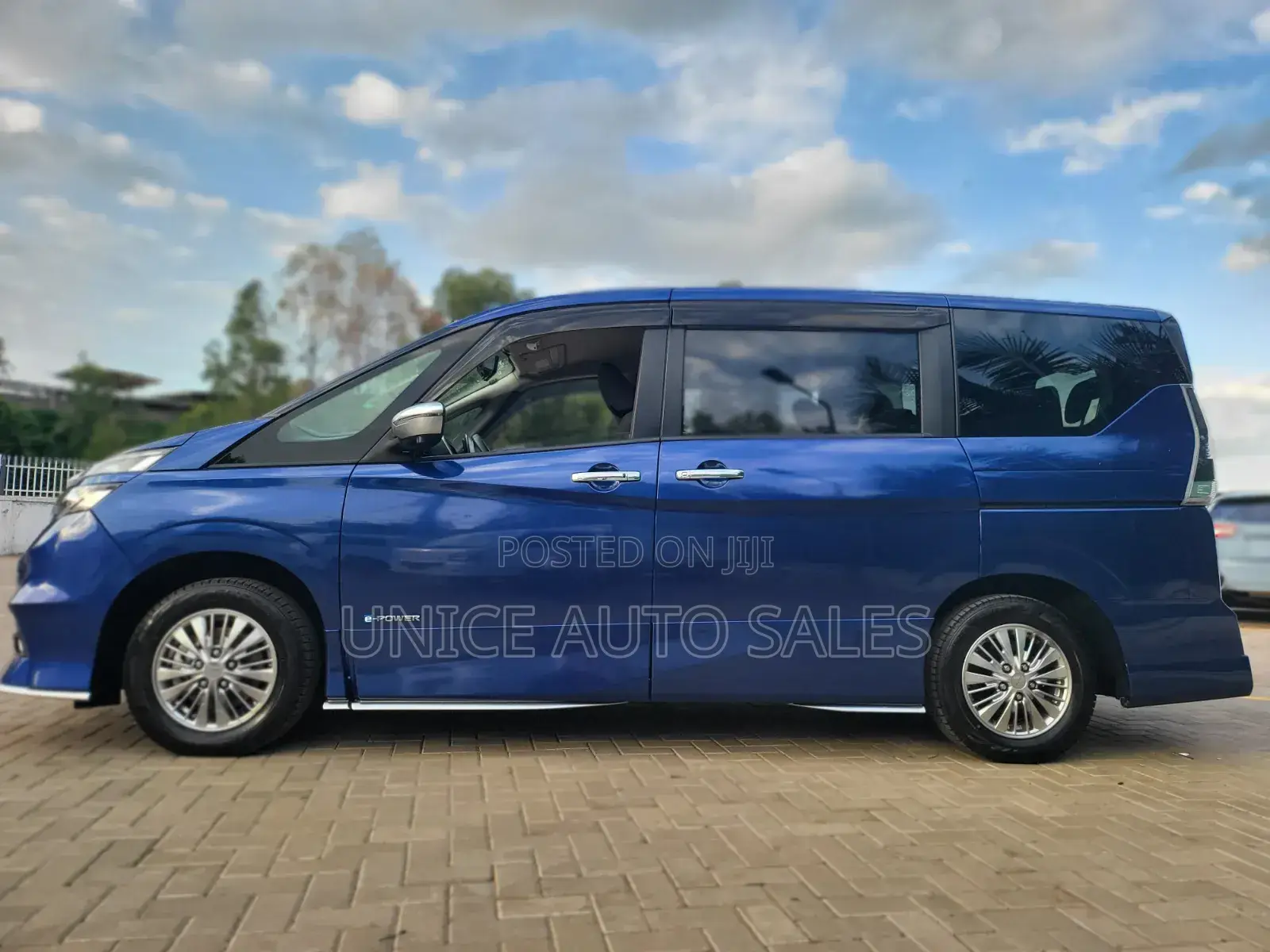 Nissan Serena 2019 Blue