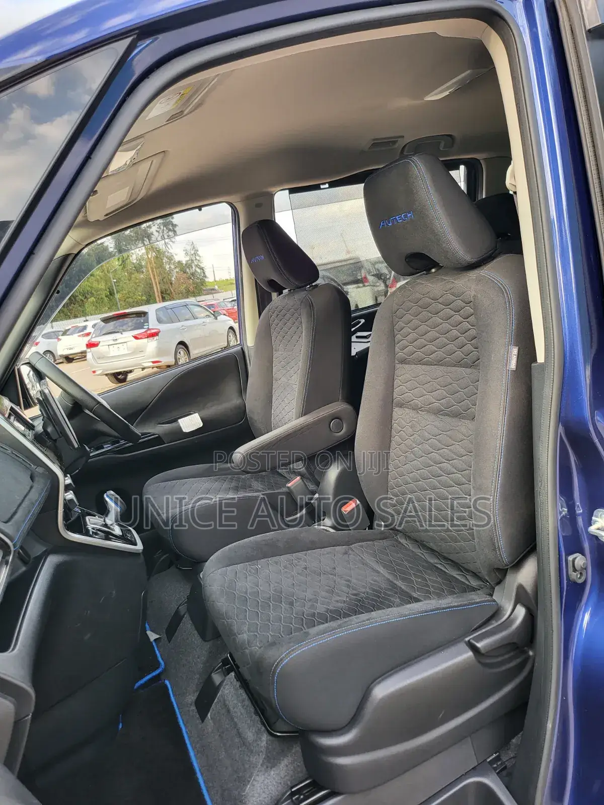 Nissan Serena 2019 Blue