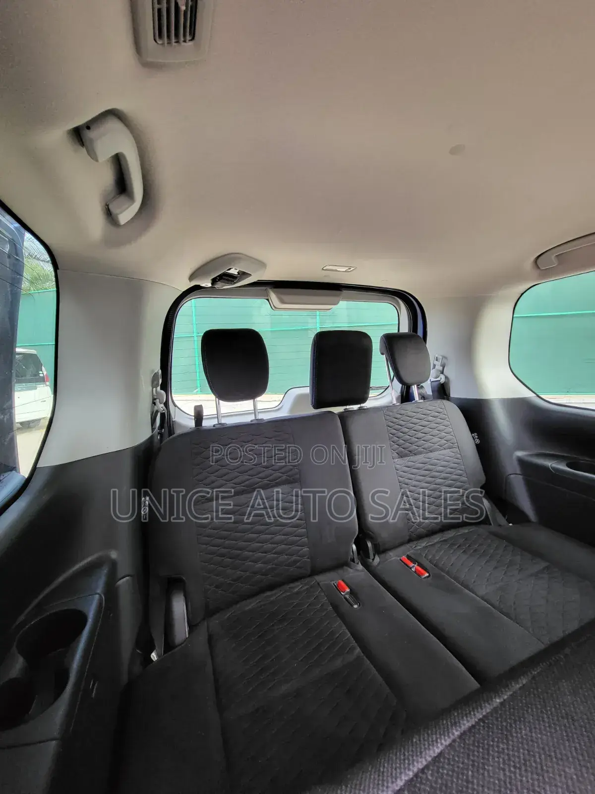 Nissan Serena 2019 Blue