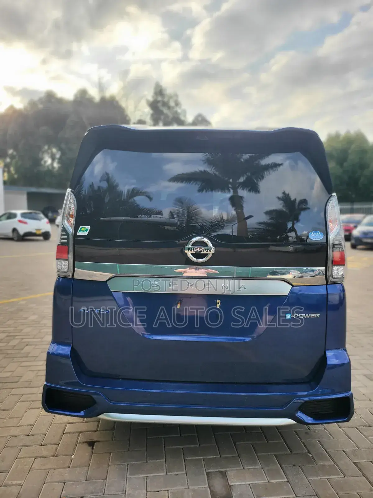 Nissan Serena 2019 Blue
