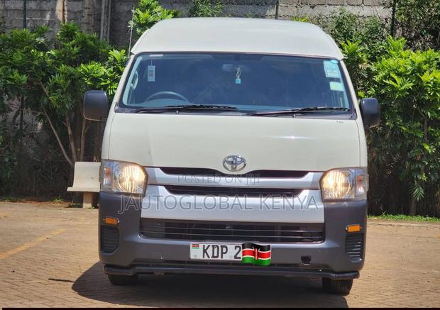 Toyota HiAce 2023 White