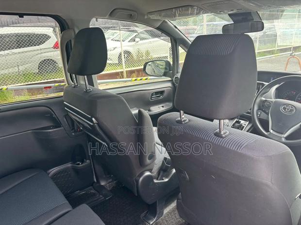 Toyota Voxy 2019 Black - thumbnail 11