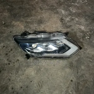Headlight Nissan X-Trail Nt32 Model 2018