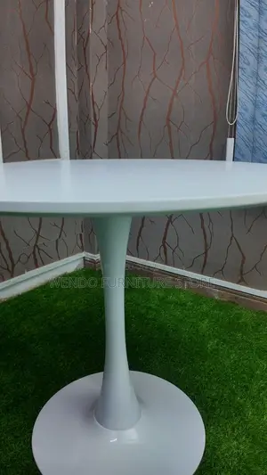 Coffee Table; Round White Marble Coffee Table