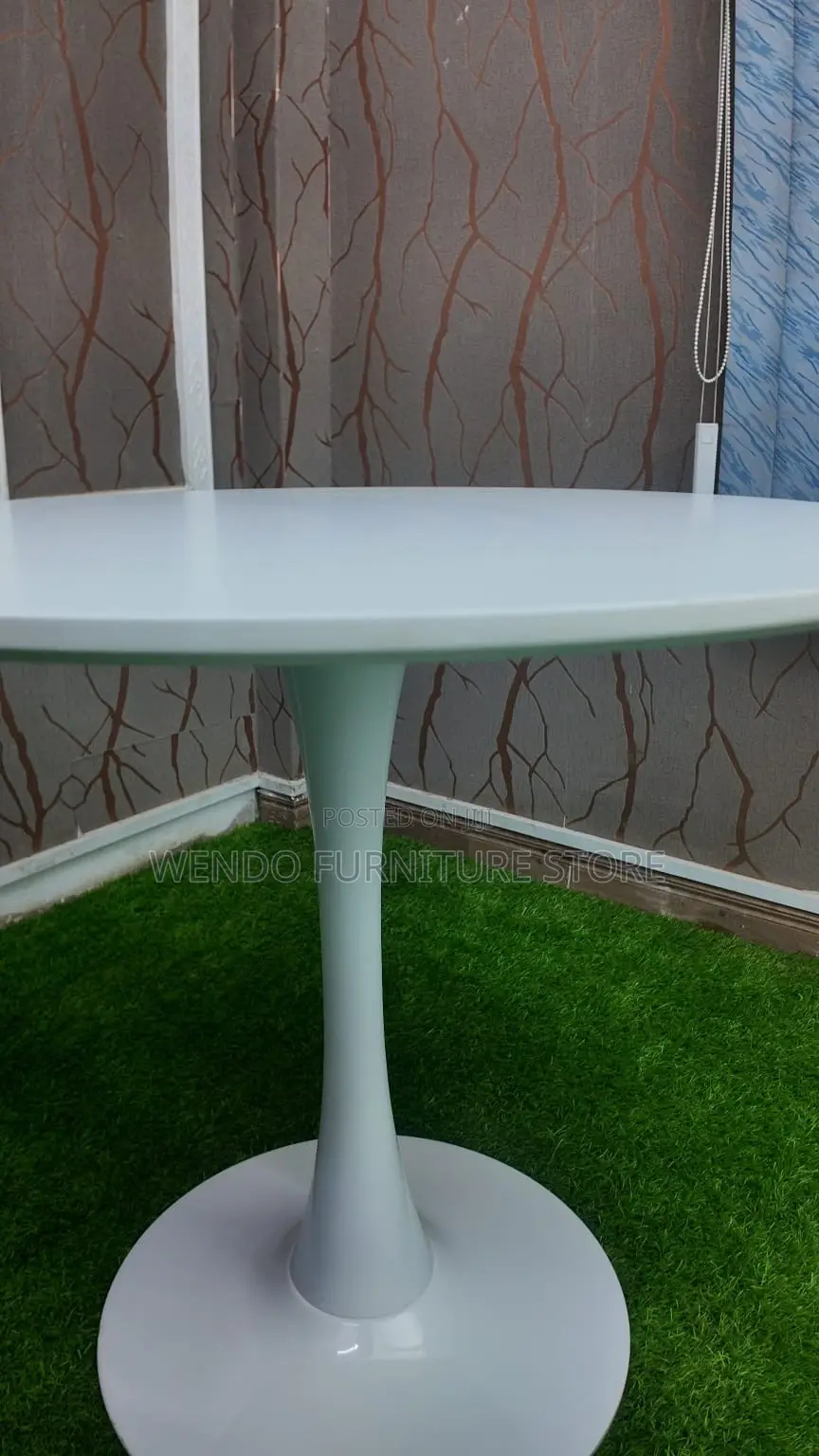 Coffee Table; Round White Marble Coffee Table