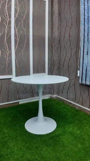 Coffee Table; Round White Marble Coffee Table
