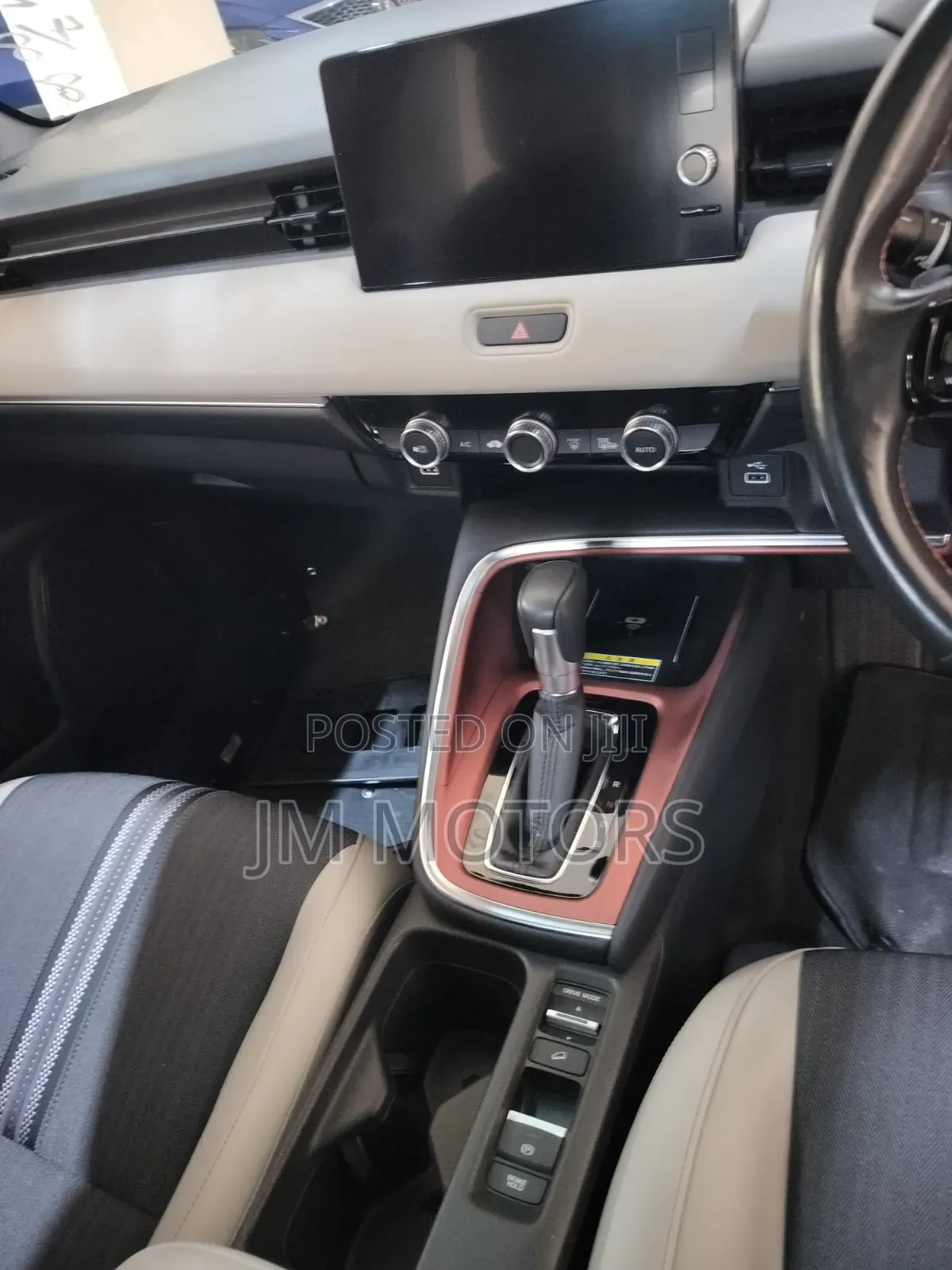 Honda Vezel 2021 Off white
