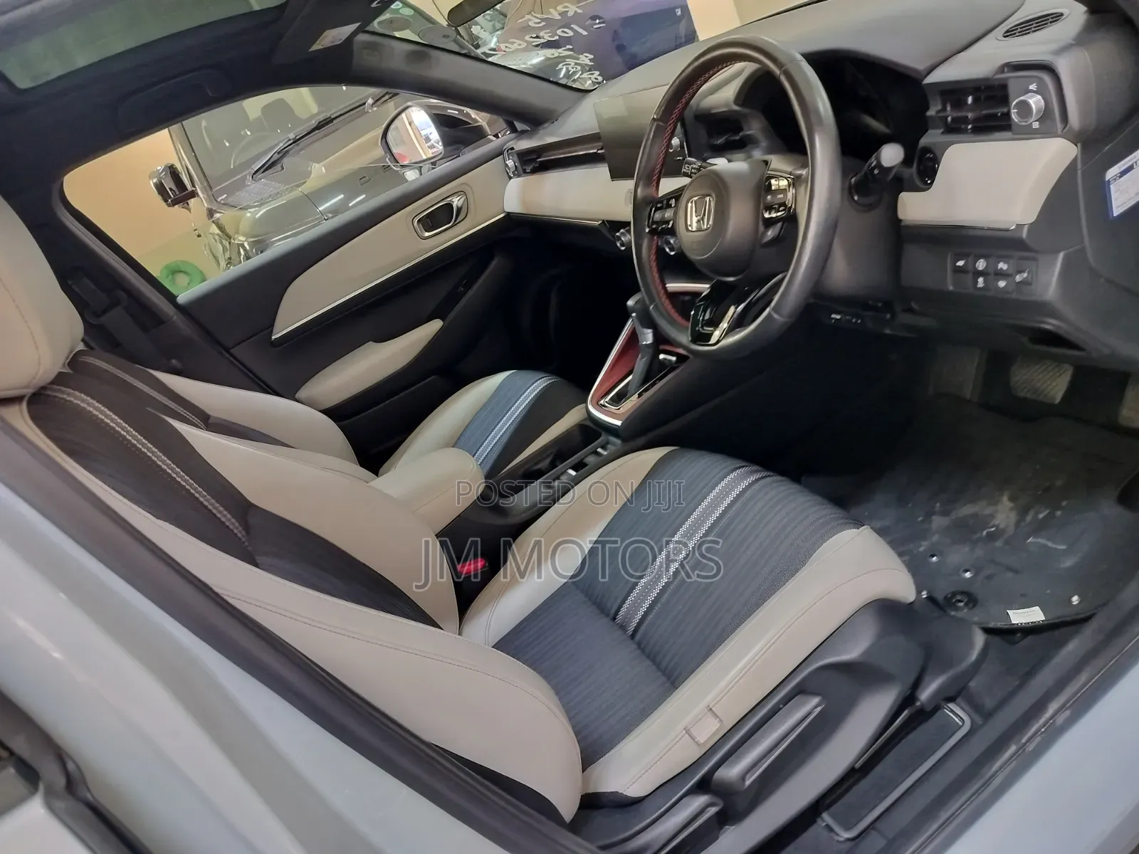 Honda Vezel 2021 Off white