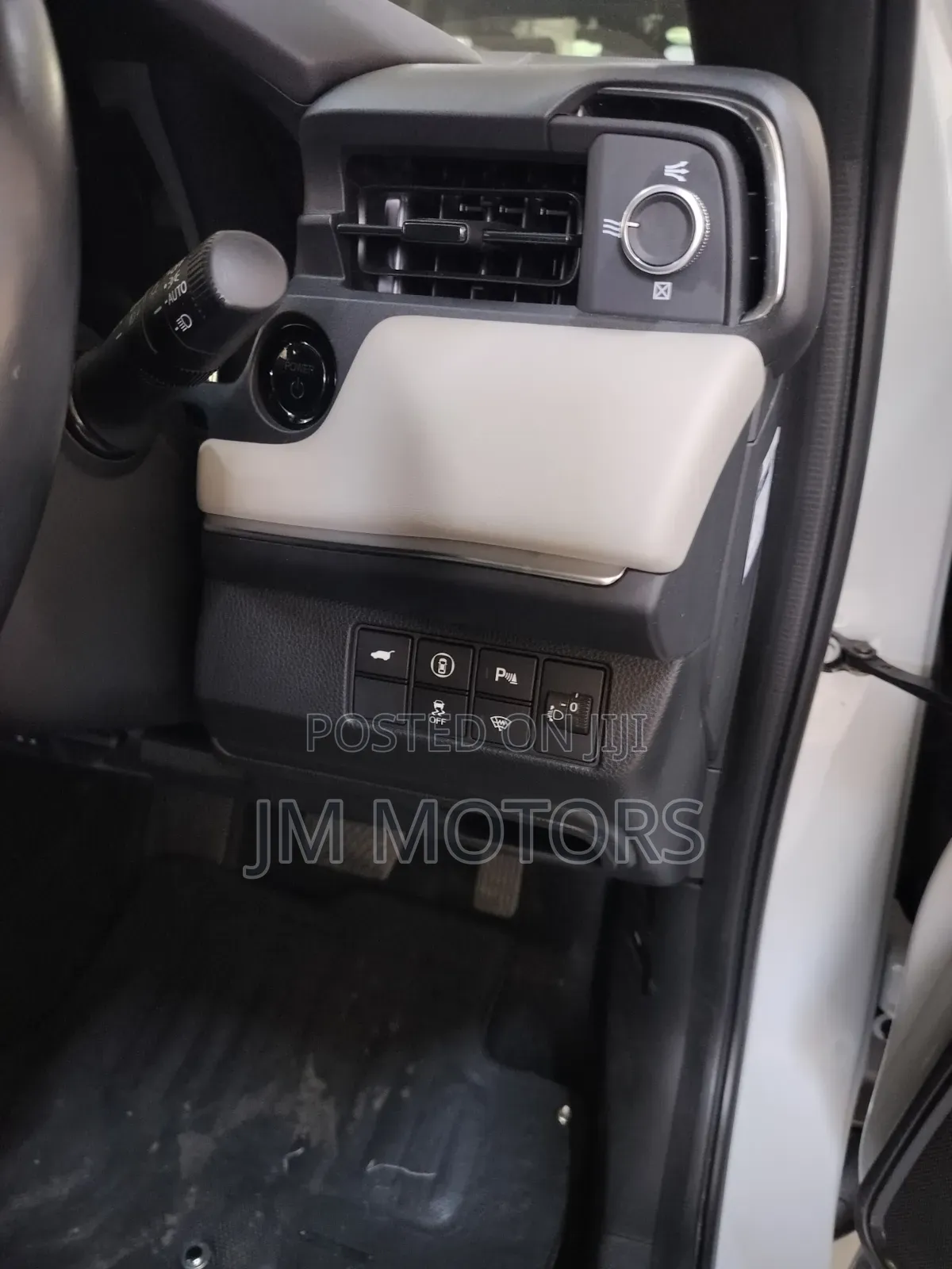 Honda Vezel 2021 Off white