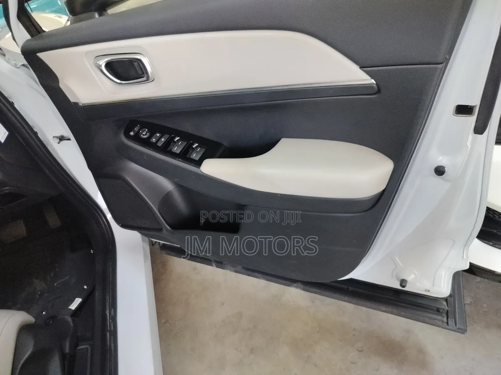 Honda Vezel 2021 Off white