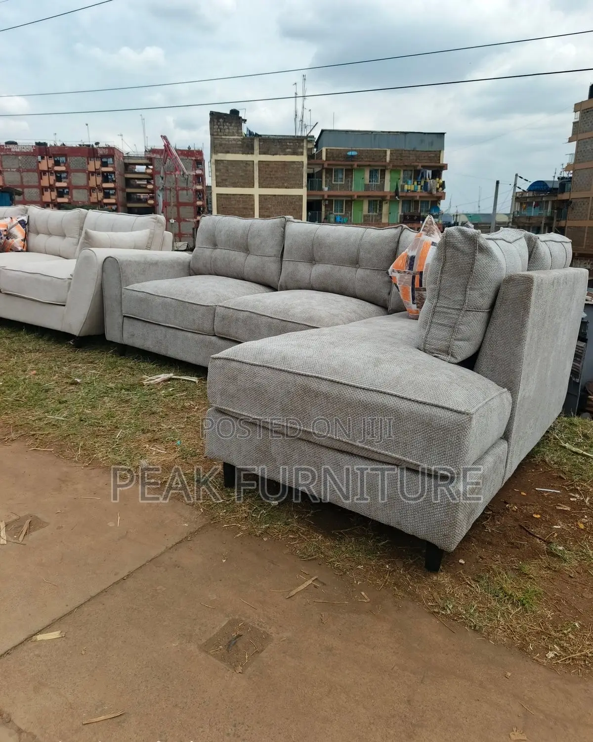 Raised Leg Modern Lseat