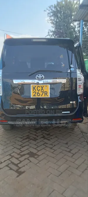 Toyota Voxy 2012 Black