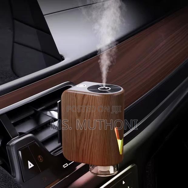 Smart Magnetic Car Diffuser With Ambient Lighting - thumbnail 3