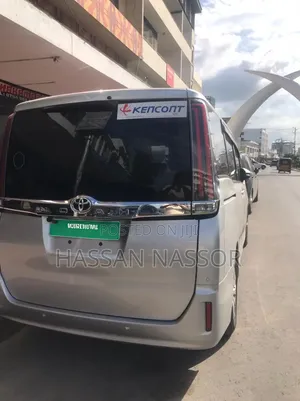 Toyota Voxy 2020 Silver