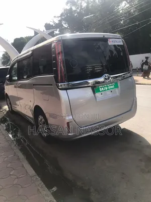 Toyota Voxy 2020 Silver