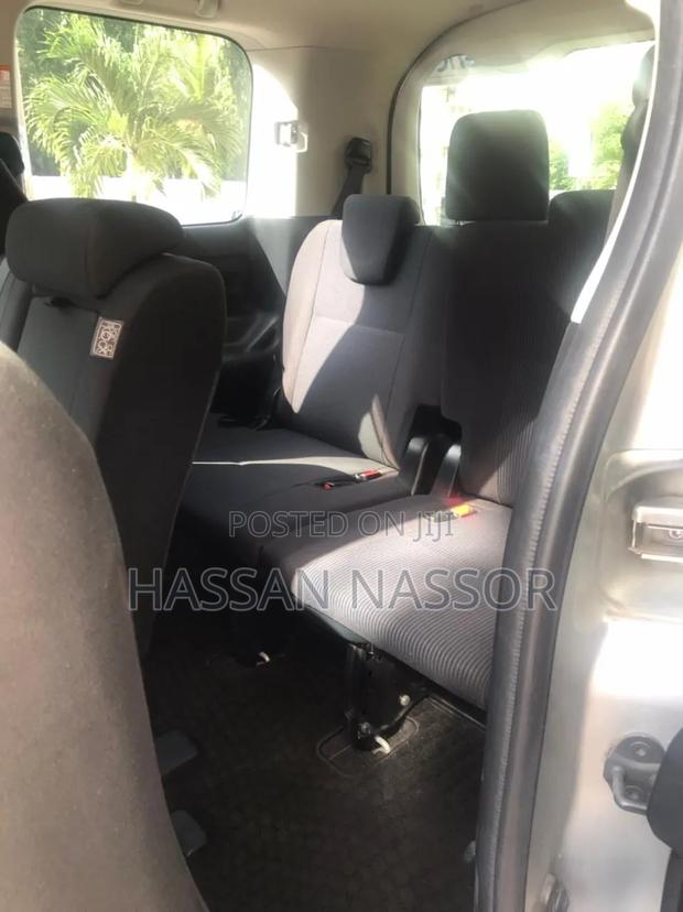 Toyota Voxy 2020 Silver - thumbnail 9