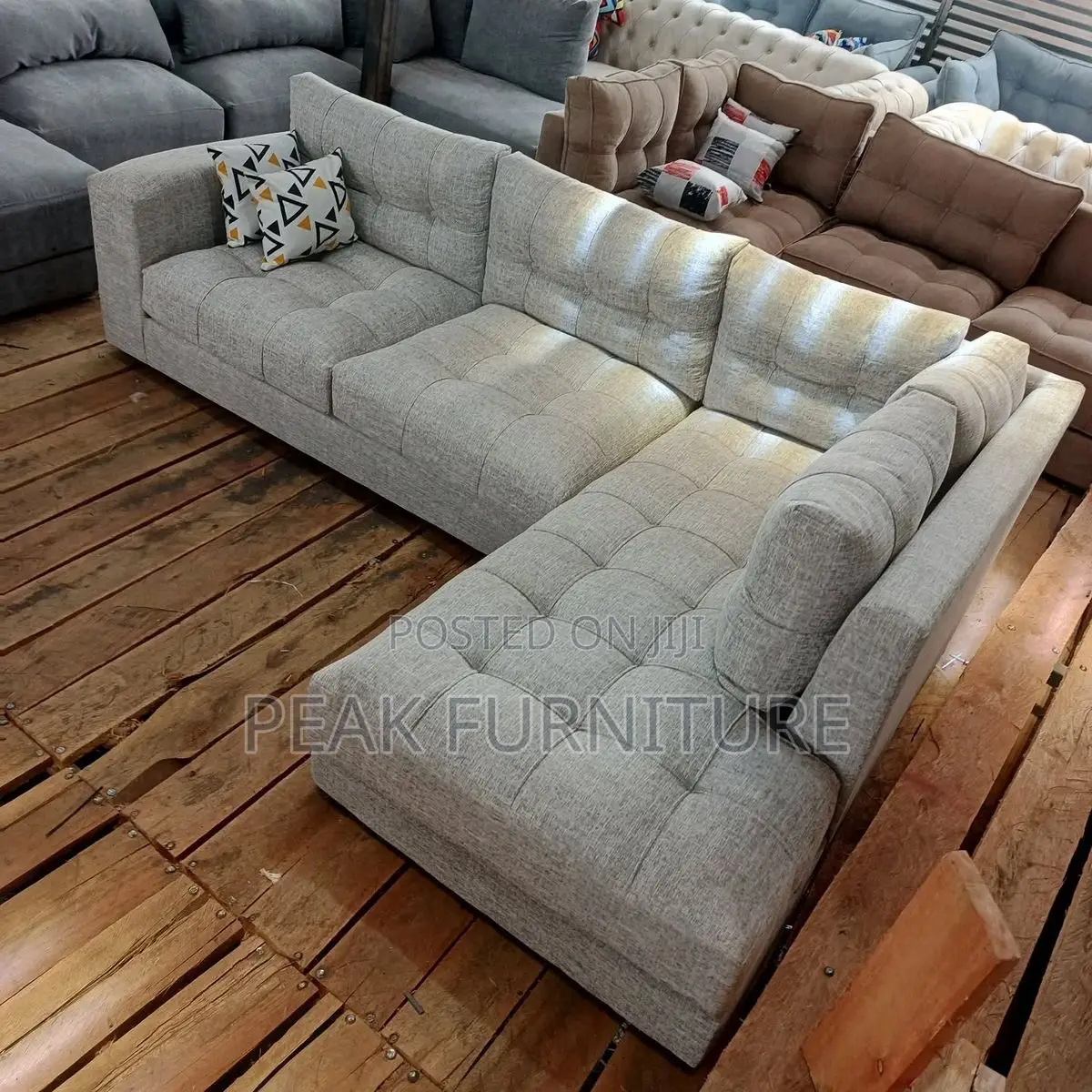 Spacious Lseat 6 Seater