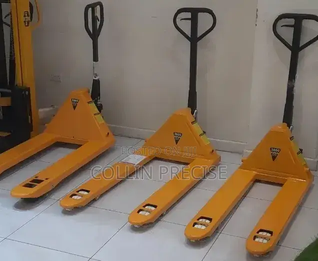 3 Tonnes Manual Pellet Truck- Narrow