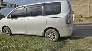 Toyota Voxy 2008 Silver