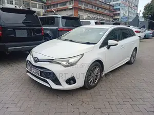Toyota Avensis 2017 White