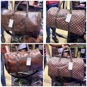 Sleek Spacious Duffel Travel Bags_yu