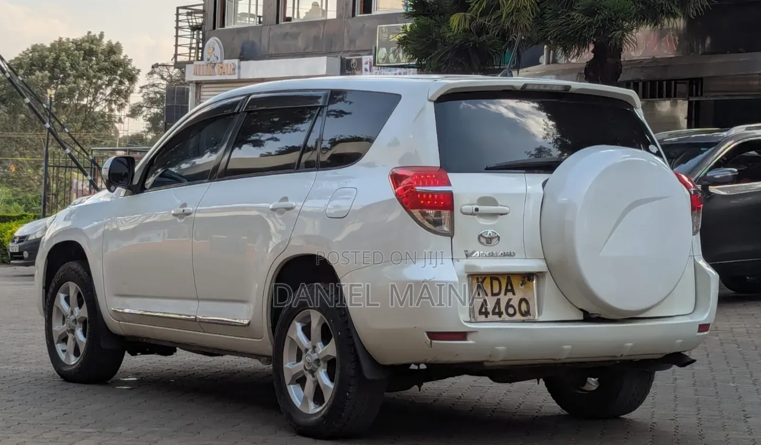 Toyota Vanguard 2013 White