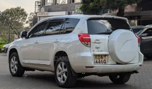 Toyota Vanguard 2013 White
