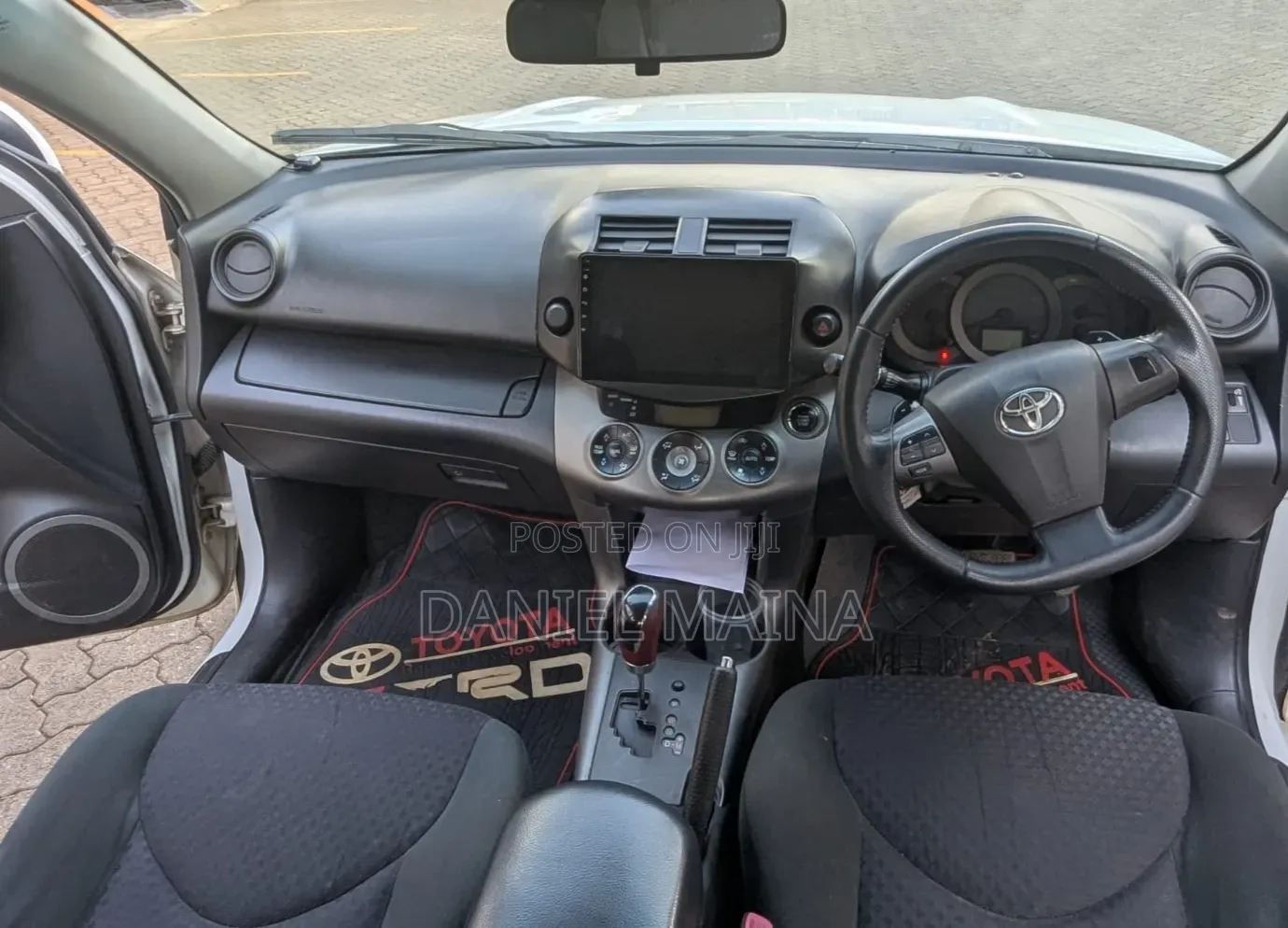 Toyota Vanguard 2013 White