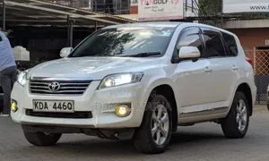 Toyota Vanguard 2013 White