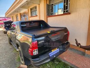Toyota Hilux Manual Roller Lid Roller Shutter Fits 2012-2022