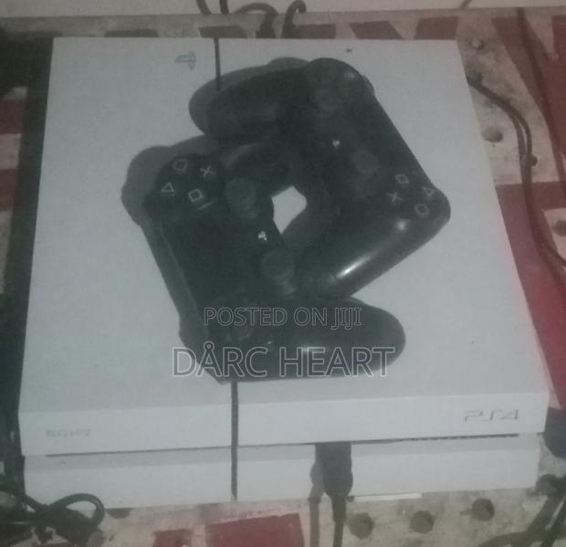 Playstation 4 Standard 500gb - thumbnail 2