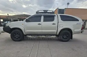 Toyota Hilux 2011 Beige