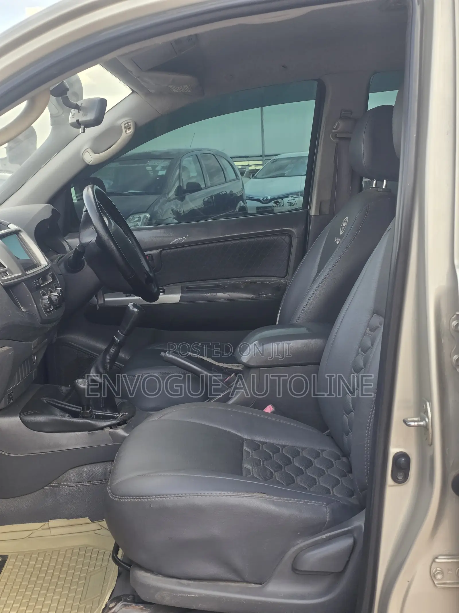 Toyota Hilux 2011 Beige