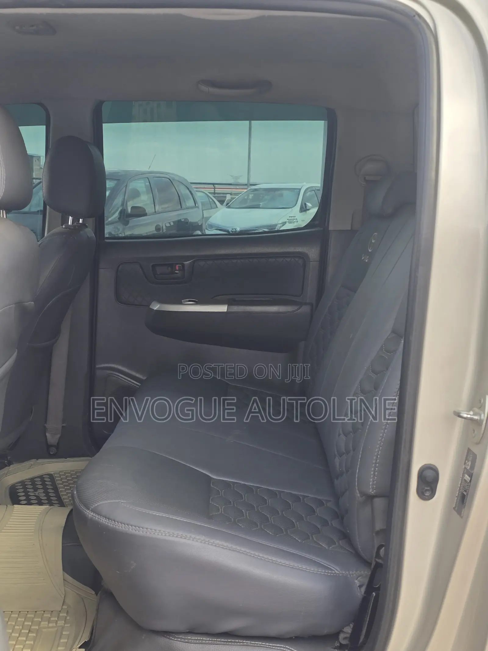 Toyota Hilux 2011 Beige