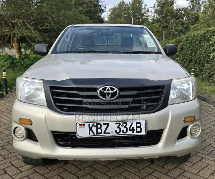 Toyota Hilux 2014 Gold