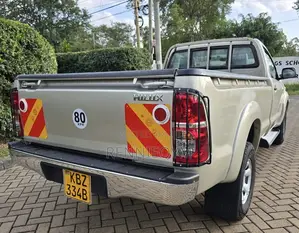 Toyota Hilux 2014 Gold