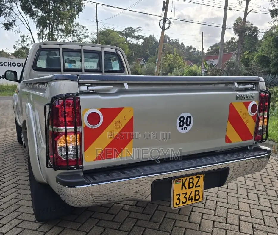 Toyota Hilux 2014 Gold