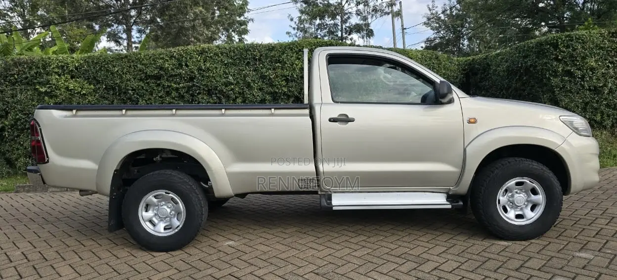 Toyota Hilux 2014 Gold