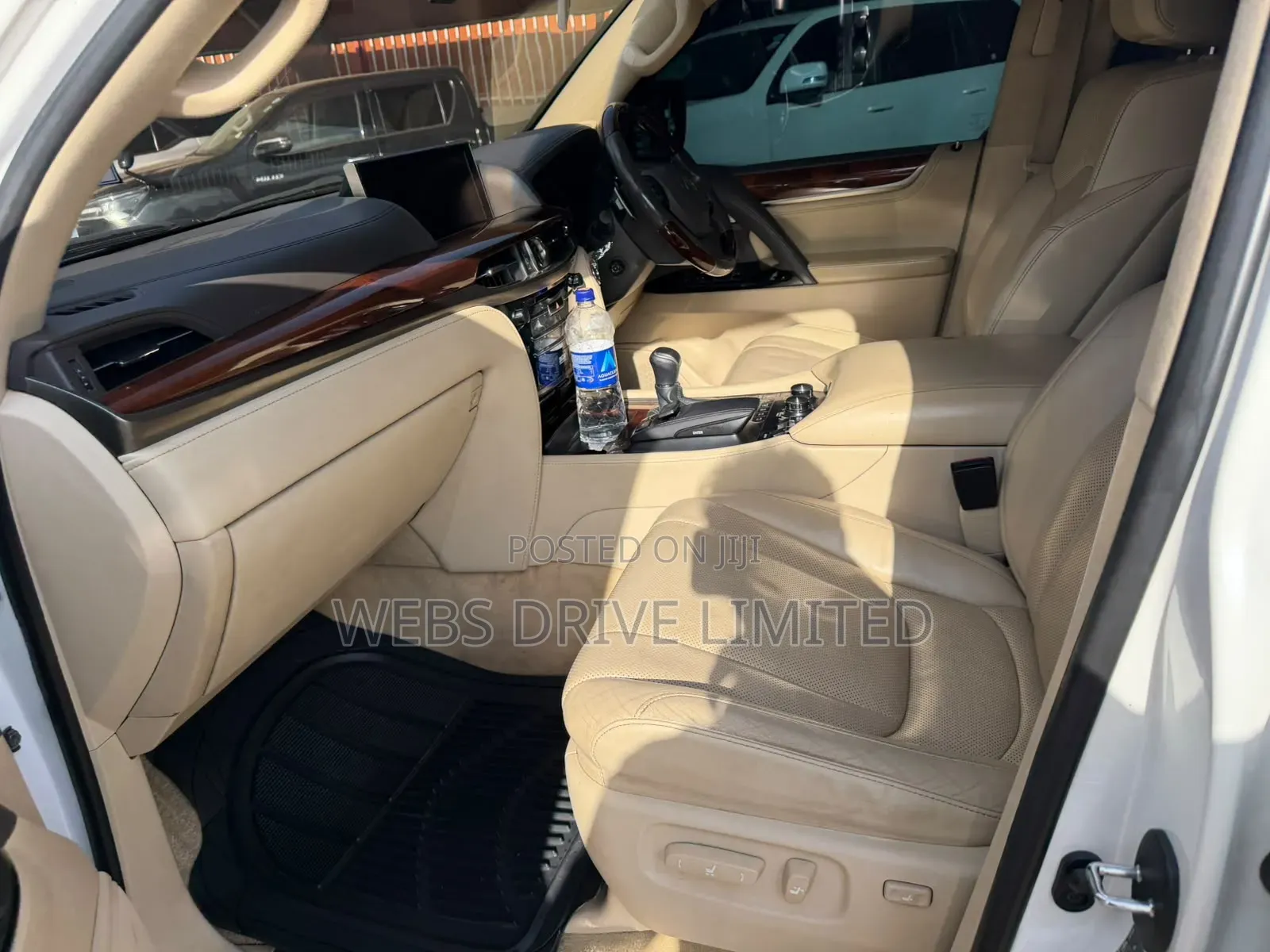 Lexus LX 2016 White