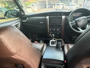Toyota Fortuner 2019 Brown