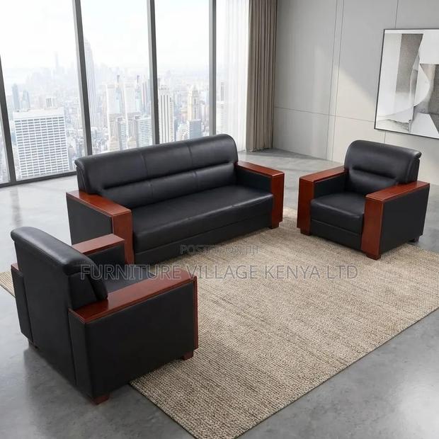 5-Seater Leather Black Office Sofa. - thumbnail 2