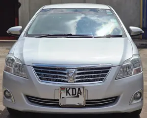 Toyota Premio 2013 Silver