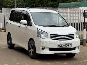 Toyota Noah 2011 White
