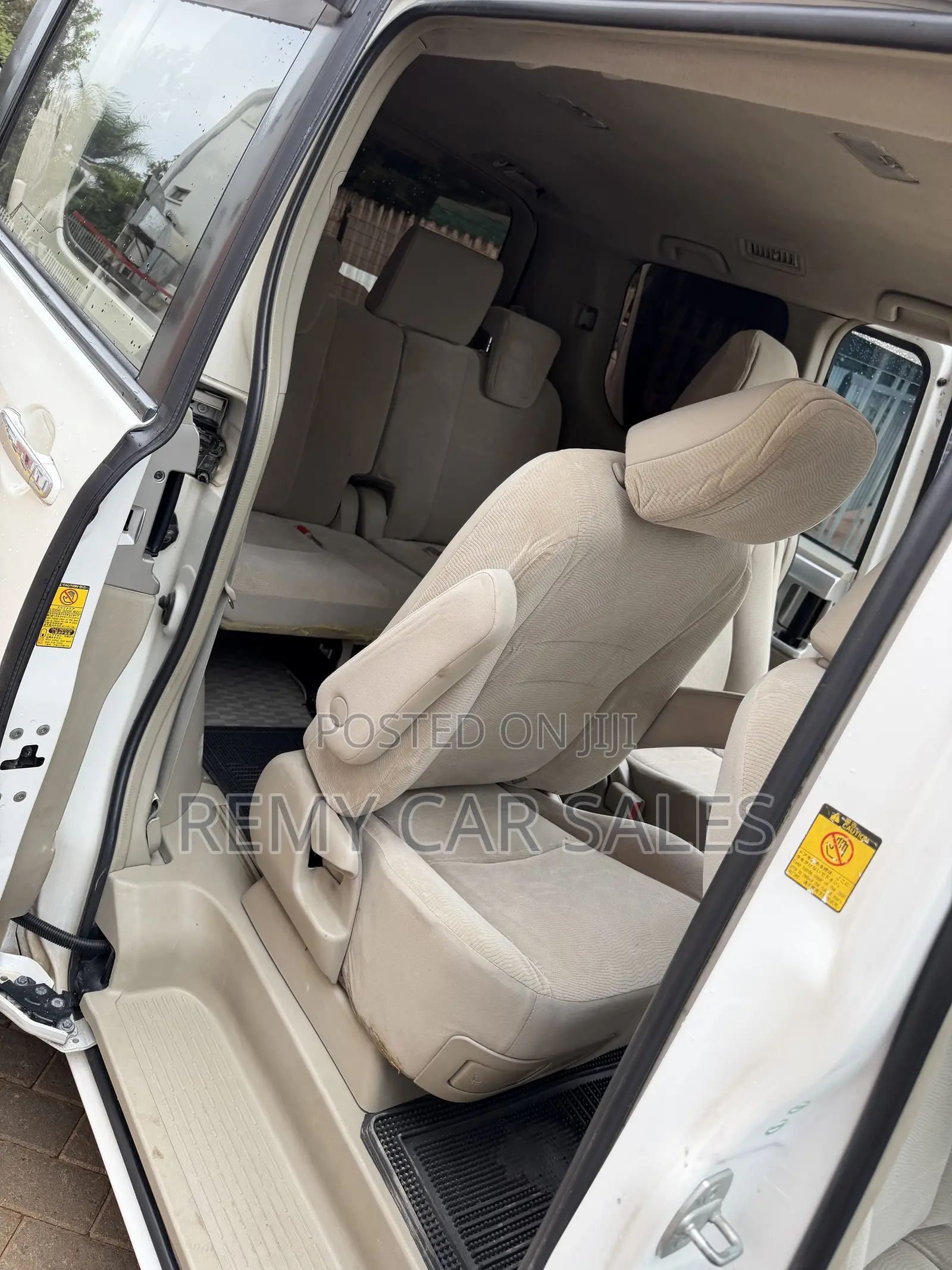 Toyota Noah 2011 White