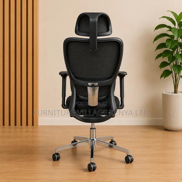Black Orthopedic Swivel Office Chair. - thumbnail 7