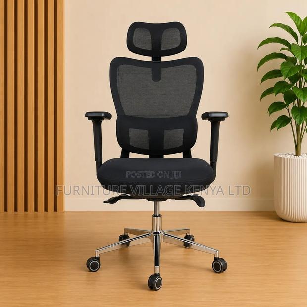 Black Orthopedic Swivel Office Chair. - thumbnail 8