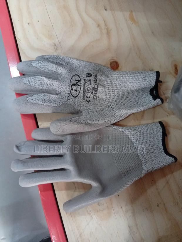 Cut Resistant Gloves - thumbnail 2