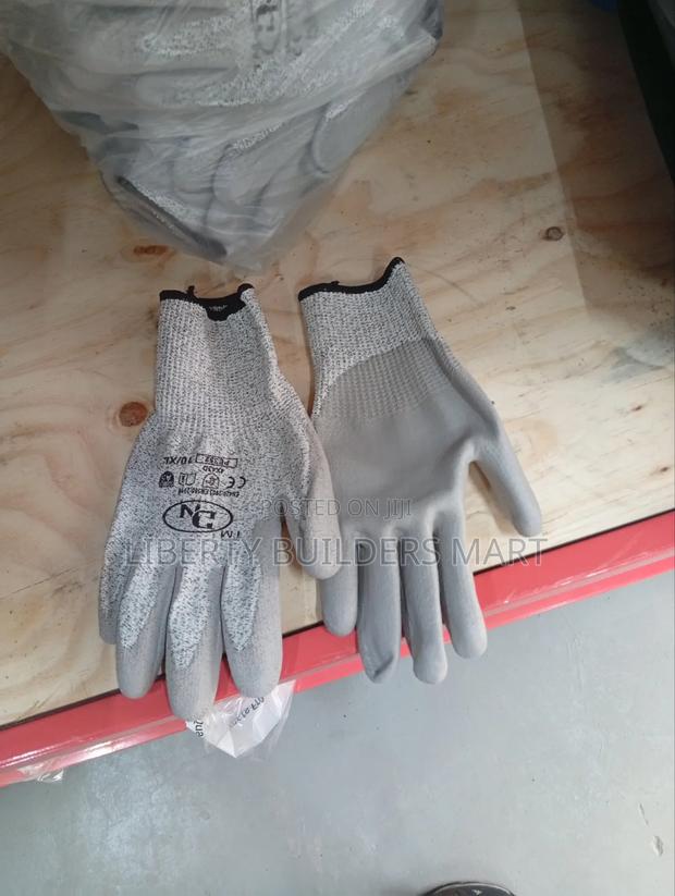Cut Resistant Gloves - thumbnail 3