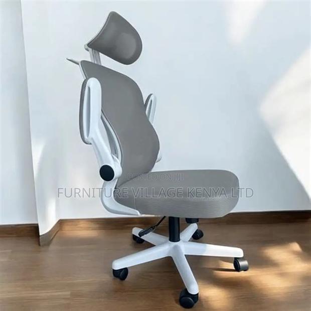 White Swivel Ergonomic Home Chair. - thumbnail 5